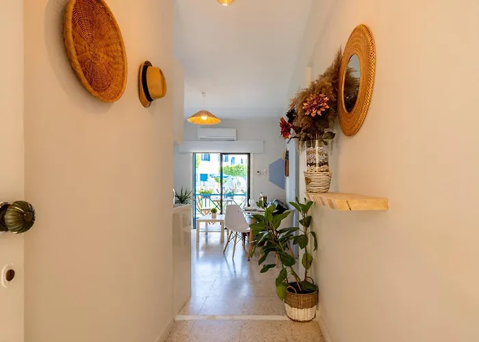 Sea Breeze 1-br In *