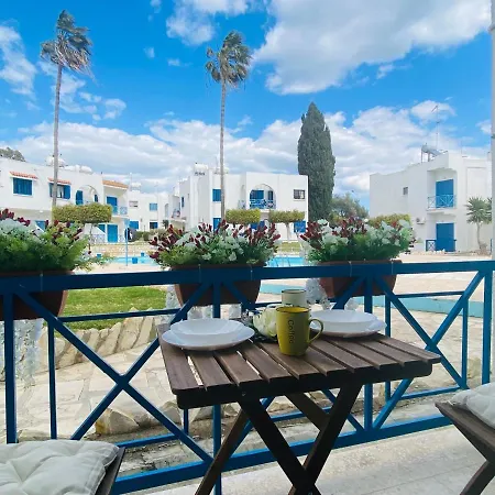 Sea Breeze 1-br In Apartment Pyla