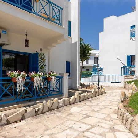 Апартаменты Sea Breeze 1-br In