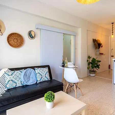 Апартаменты Sea Breeze 1-br In