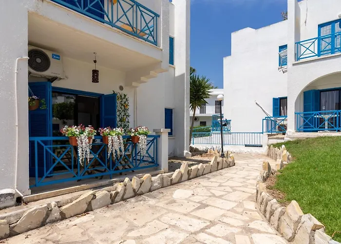 Апартаменты Sea Breeze 1-br In